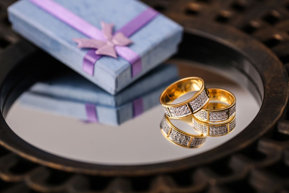 Bijoux en or et pierres précieuses — bijouteries en France